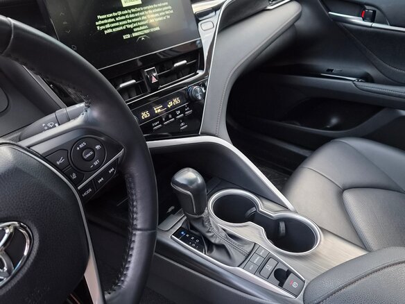 2023 Toyota Camry US Market VIII (XV70) Рестайлинг, чёрный, 3500000 рублей - вид 7