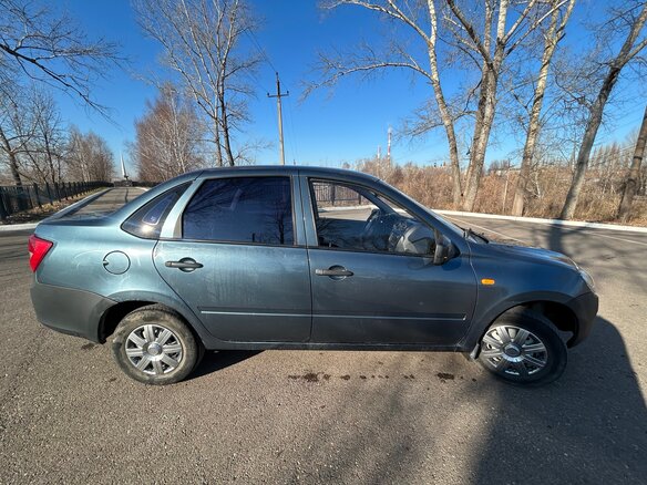 2014 Lada (ВАЗ) Granta I, серый, 320000 рублей - вид 3