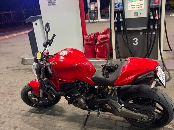 2015 Ducati Monster 821, красный, 525000 рублей