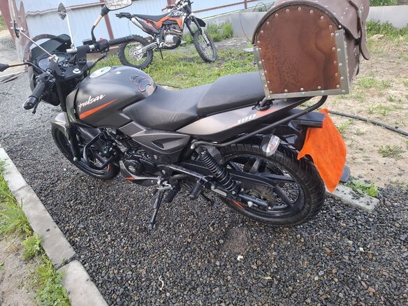 2021 Bajaj Pulsar 180, чёрный, 170000 рублей