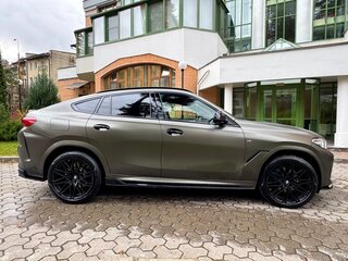 2021 BMW X6 40i III (G06), зелёный, 8850000 рублей, вид 4