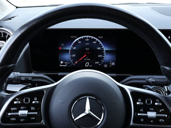 2020 Mercedes-Benz GLA 200 II (H247), чёрный, 2387000 рублей - вид 10