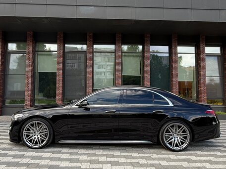 2022 Mercedes-Benz S-Класс 400 d 4MATIC VII (W223), чёрный, 9100000 рублей, вид 5