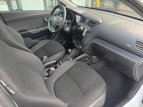 2015 Kia Rio III Рестайлинг, белый - вид 10