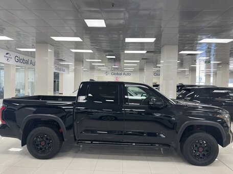 2026 Toyota Tundra CrewMax III, чёрный, 10500000 рублей, вид 5