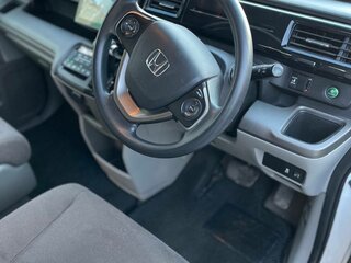 2015 Honda Stepwgn V, белый, 1480000 рублей, вид 5