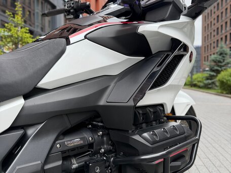 2023 Honda GL 1800 Gold Wing, белый, 3000000 рублей, вид 3
