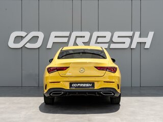 2020 Mercedes-Benz CLA 200 II (C118, X118), жёлтый, 2900000 рублей, вид 4
