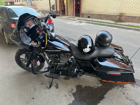 2015 Harley-Davidson CVO Road Glide Limited, чёрный, 1600000 рублей, вид 4