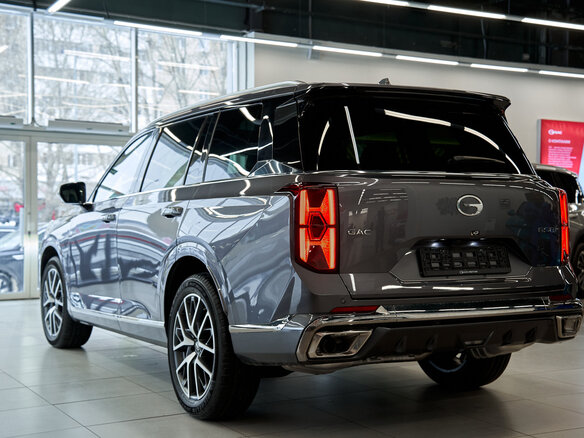 2026 GAC GS8 Dragon II, серый, 4949000 рублей - вид 2