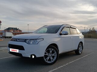 2013 Mitsubishi Outlander III, белый, 1499000 рублей, вид 1