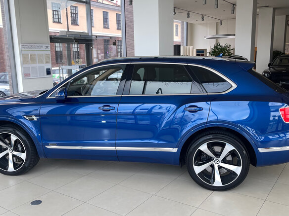 2018 Bentley Bentayga I, синий, 12900000 рублей - вид 3