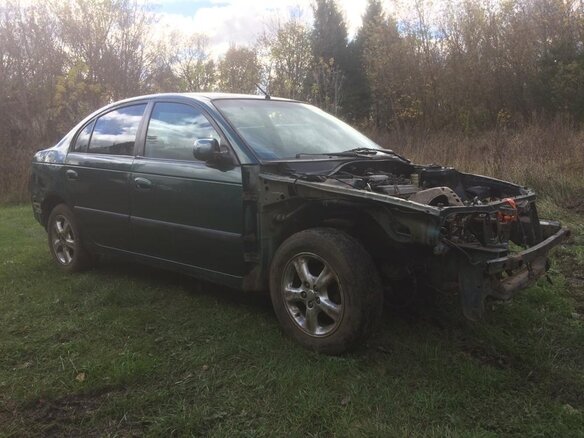1998 Toyota Avensis I, зелёный, 70000 рублей