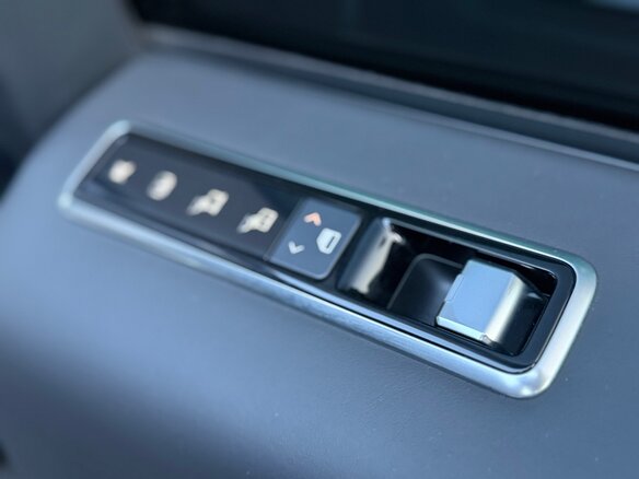 2019 Land Rover Range Rover IV Рестайлинг, серый, 6890000 рублей - вид 25