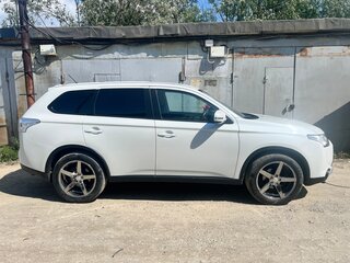 2014 Mitsubishi Outlander III, белый, 1700000 рублей, вид 2