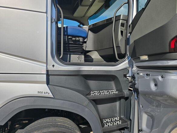 2026 Volvo FH 540, серебристый, 26000000 рублей - вид 14