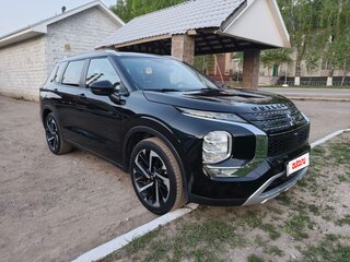 2022 Mitsubishi Outlander IV, чёрный, 3300000 рублей, вид 1