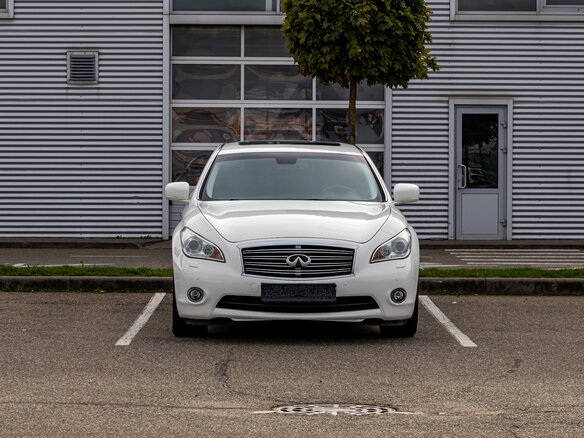 2011 Infiniti M25 IV, белый, 1695000 рублей - вид 1
