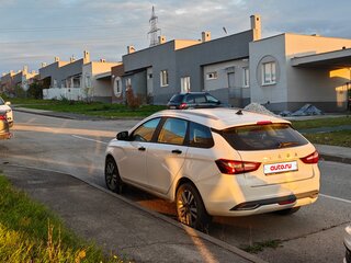 2024 Lada (ВАЗ) Vesta SW I Рестайлинг (NG), белый, 1650000 рублей, вид 4