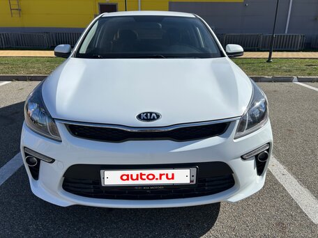 2019 Kia Rio IV, белый, 1550000 рублей, вид 1