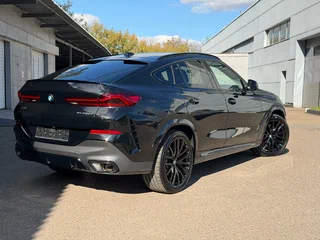 2026 BMW X6 30d III (G06) Рестайлинг, чёрный, 16650000 рублей, вид 2