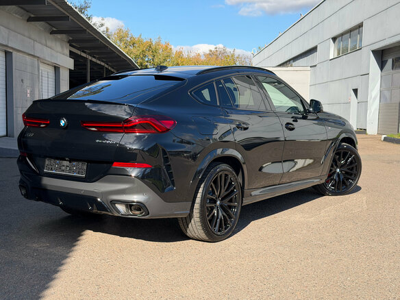 2026 BMW X6 30d III (G06) Рестайлинг, чёрный, 16650000 рублей - вид 1