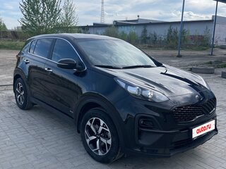2021 Kia Sportage IV Рестайлинг, чёрный, 2100000 рублей, вид 1