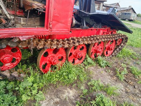 1990 ОТЗ ТДТ-55, красный, 450000 рублей, вид 5