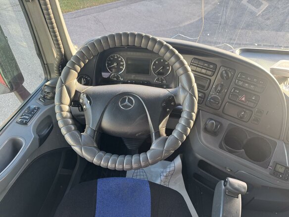 2013 Mercedes-Benz Actros, красный, 2950000 рублей - вид 23