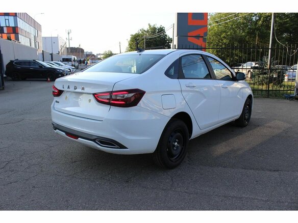 2026 Lada (ВАЗ) Vesta I Рестайлинг (NG), белый, 1735000 рублей - вид 2