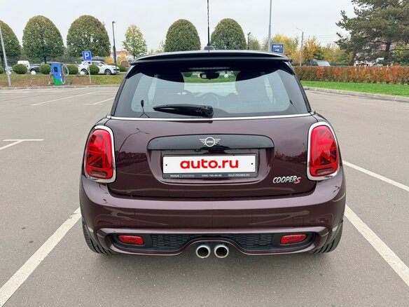 2018 Mini Hatch Cooper S III (F55/F56) Рестайлинг, красный, 2290000 рублей - вид 3