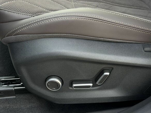 2026 Geely Monjaro I Рестайлинг 2 (China Market), серый, 4200000 рублей - вид 16