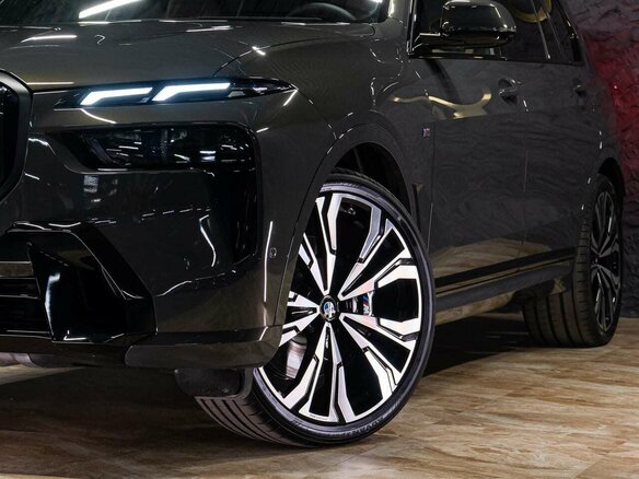 2026 BMW X7 40d I (G07) Рестайлинг, серый, 18490000 рублей - вид 4