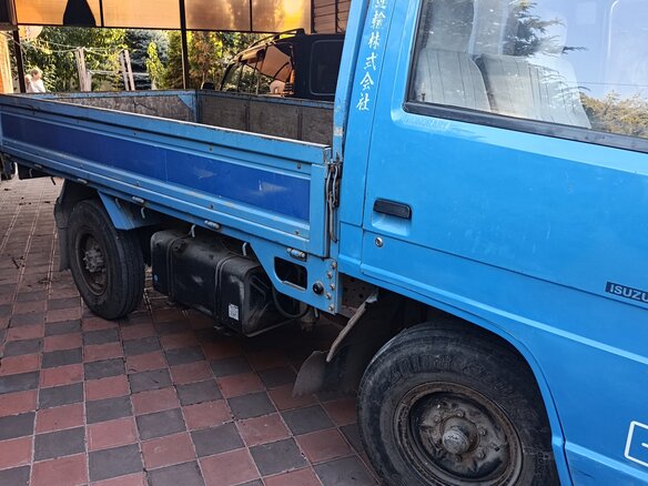1989 Isuzu Elf (N-series), голубой, 720000 рублей - вид 4
