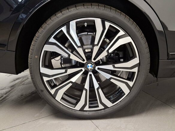 2026 BMW X7 40d I (G07) Рестайлинг, чёрный, 18950000 рублей - вид 9