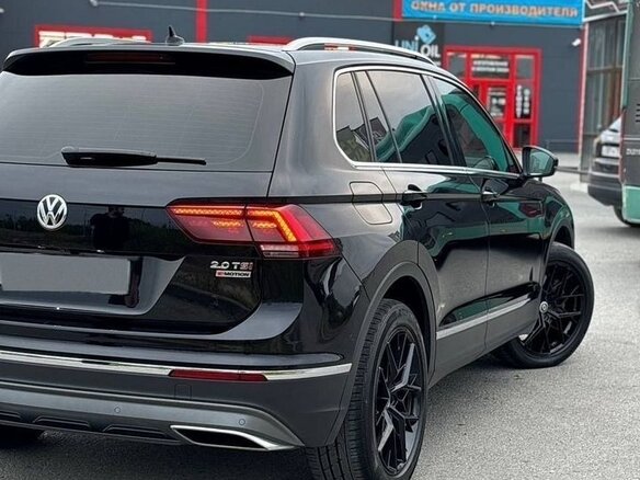 2017 Volkswagen Tiguan II, чёрный, 3440000 рублей - вид 15