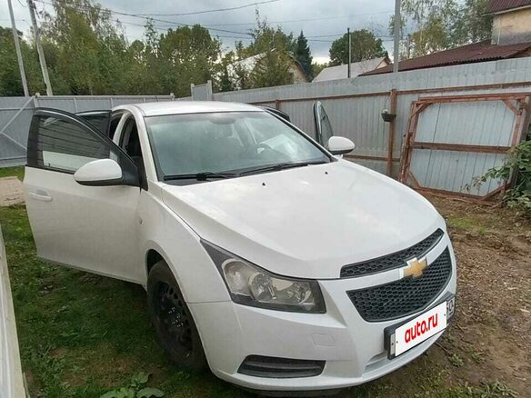 2012 Chevrolet Cruze I, белый, 700000 рублей - вид 3