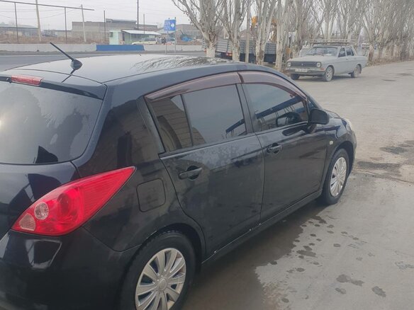 2005 Nissan Tiida I, чёрный, 300000 рублей - вид 1