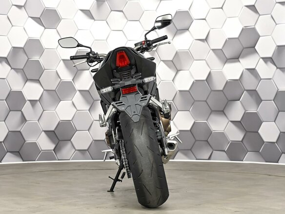 2024 Honda CB 650R, серый, 1199000 рублей - вид 5