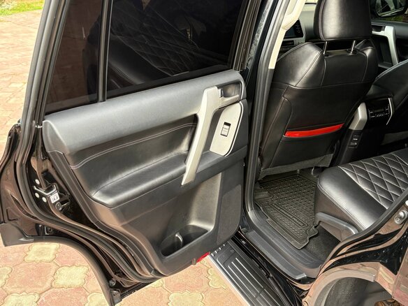 2019 Toyota Land Cruiser Prado 150 Series Рестайлинг 2, чёрный, 5200000 рублей - вид 18