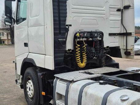 2012 Volvo FH, белый, 2950000 рублей, вид 4