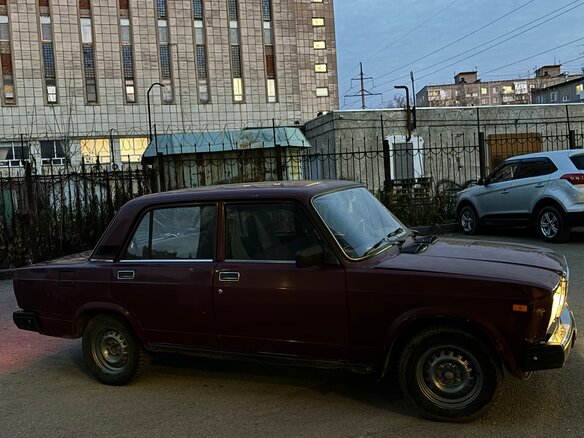 2004 Lada (ВАЗ) 2107, красный, 65000 рублей - вид 4