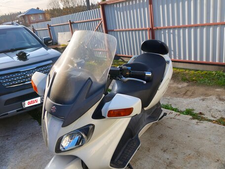 2010 Suzuki Burgman (SkyWave) 650, белый, 390000 рублей, вид 2