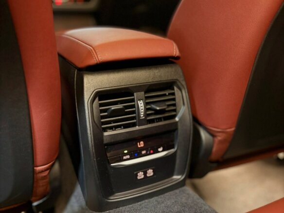 2024 BMW 3 серии 320i VII (G2x) Рестайлинг, белый, 3450000 рублей - вид 18