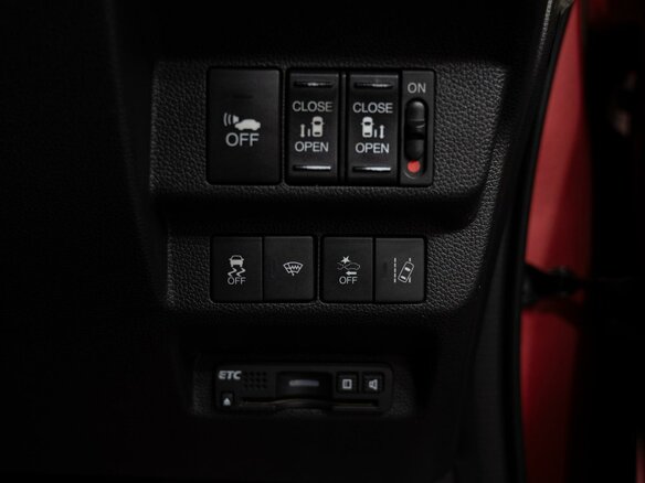 2018 Honda Freed II, красный, 1310000 рублей - вид 16