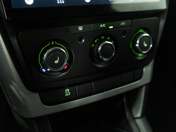 2014 Skoda Yeti I Рестайлинг, коричневый, 1029700 рублей - вид 15