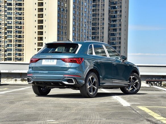 2023 Audi Q3 35 TFSI II (F3), голубой, 2938000 рублей - вид 4