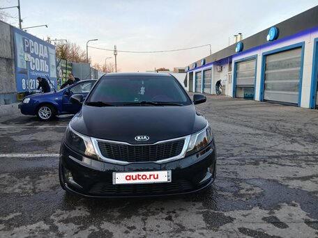 2013 Kia Rio 4-speed III, чёрный, 850000 рублей, вид 2