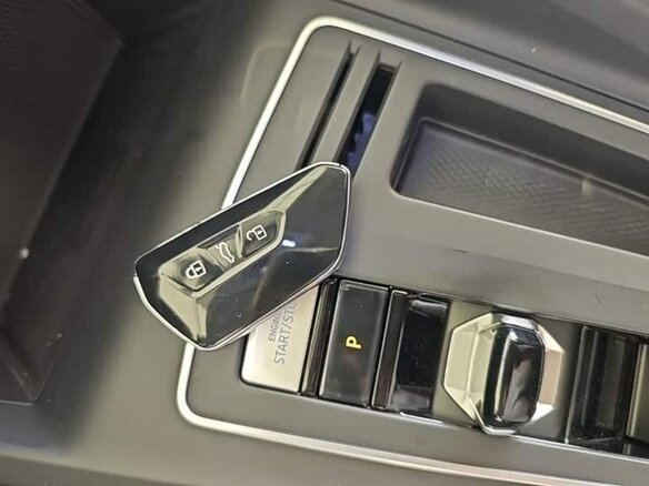 2023 Volkswagen Golf VIII, серый - вид 18