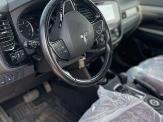 2016 Mitsubishi Outlander III Рестайлинг 2, синий, 1900000 рублей, вид 4